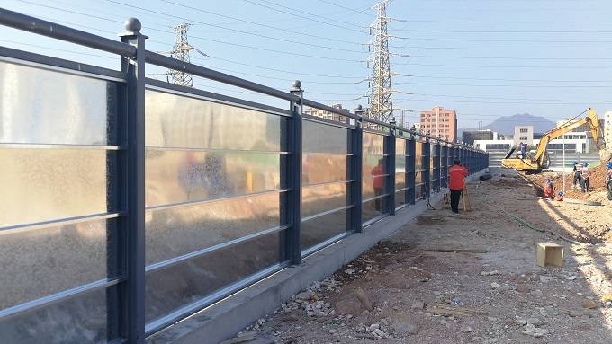 施工項(xiàng)目建設(shè)使用的工程圍擋建議選擇靠譜的廠(chǎng)家